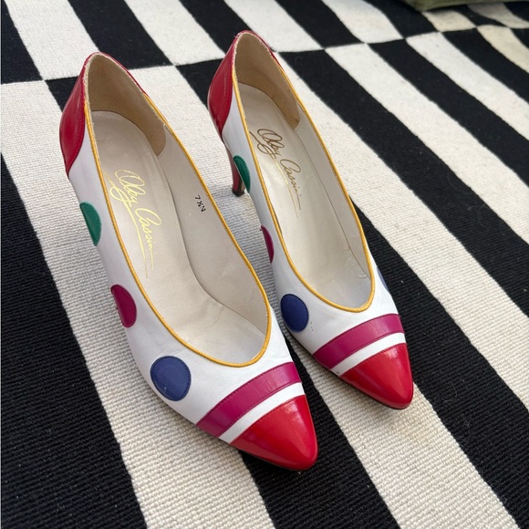 Vintage Shoes - Vintage White Leather Pointed Pumps with Red Accents and Multicolor Dots